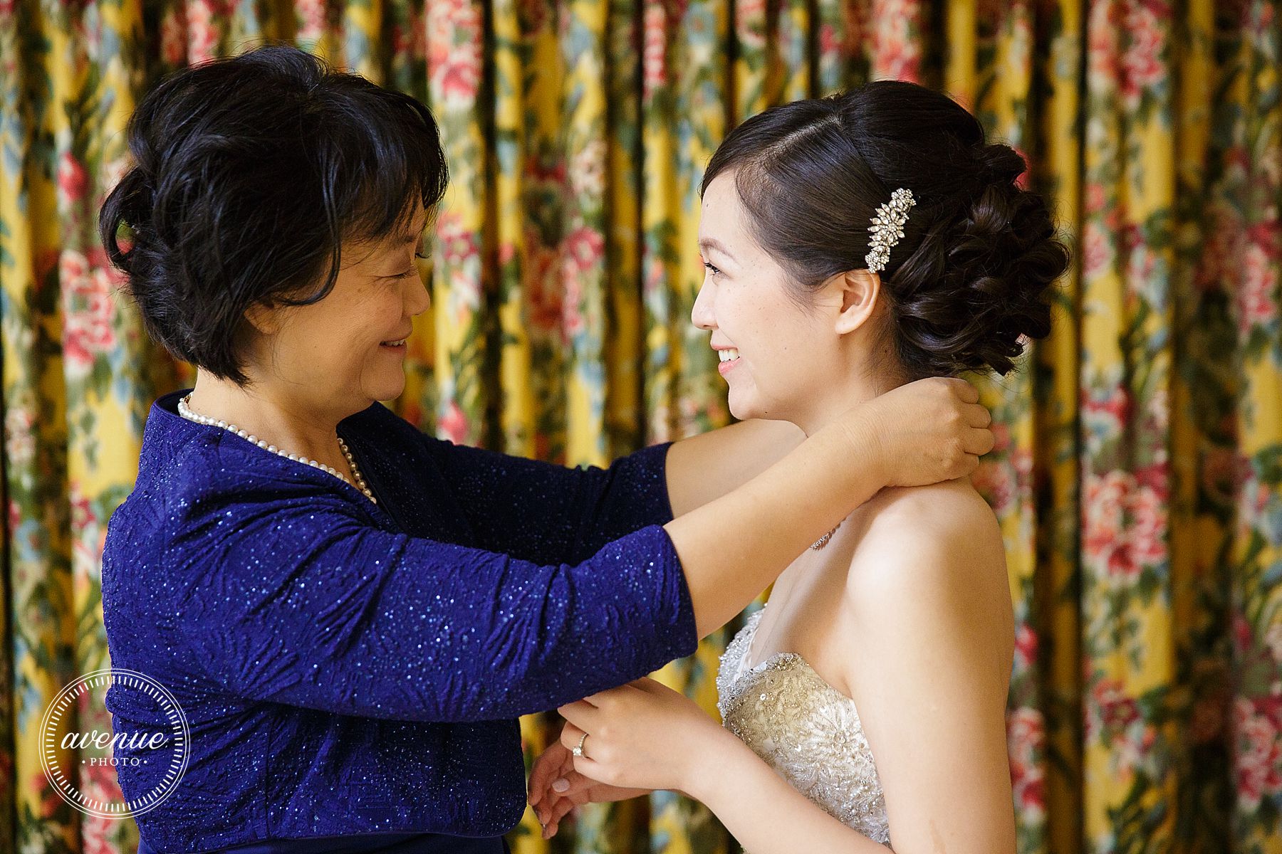 CasaLomaKingEdwardHotelWeddingPhotos_MV_AvenuePhoto_010